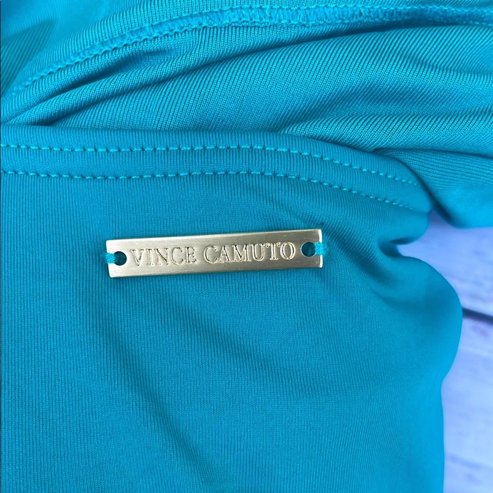 Vince Camuto Turquoise Fabric with Gold Accent Size 10